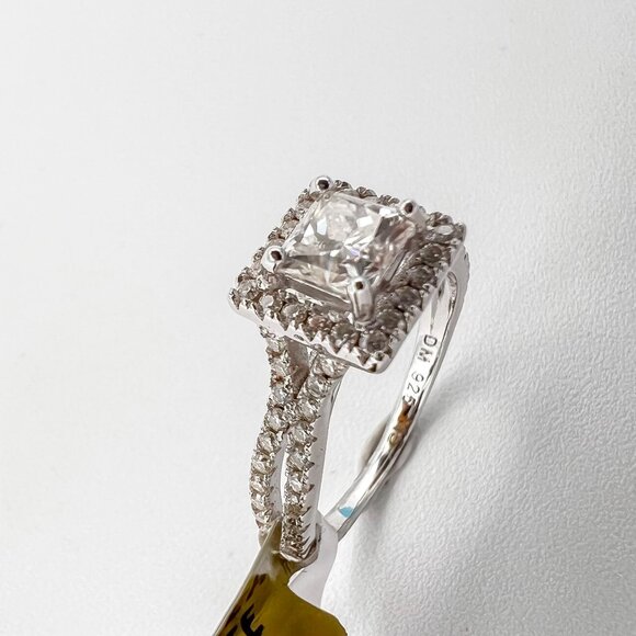 925 Sterling Sliver Moissanite Wedding/Engagement Ring, 1.50ctw VVS Stones Hip H - Picture 3 of 8